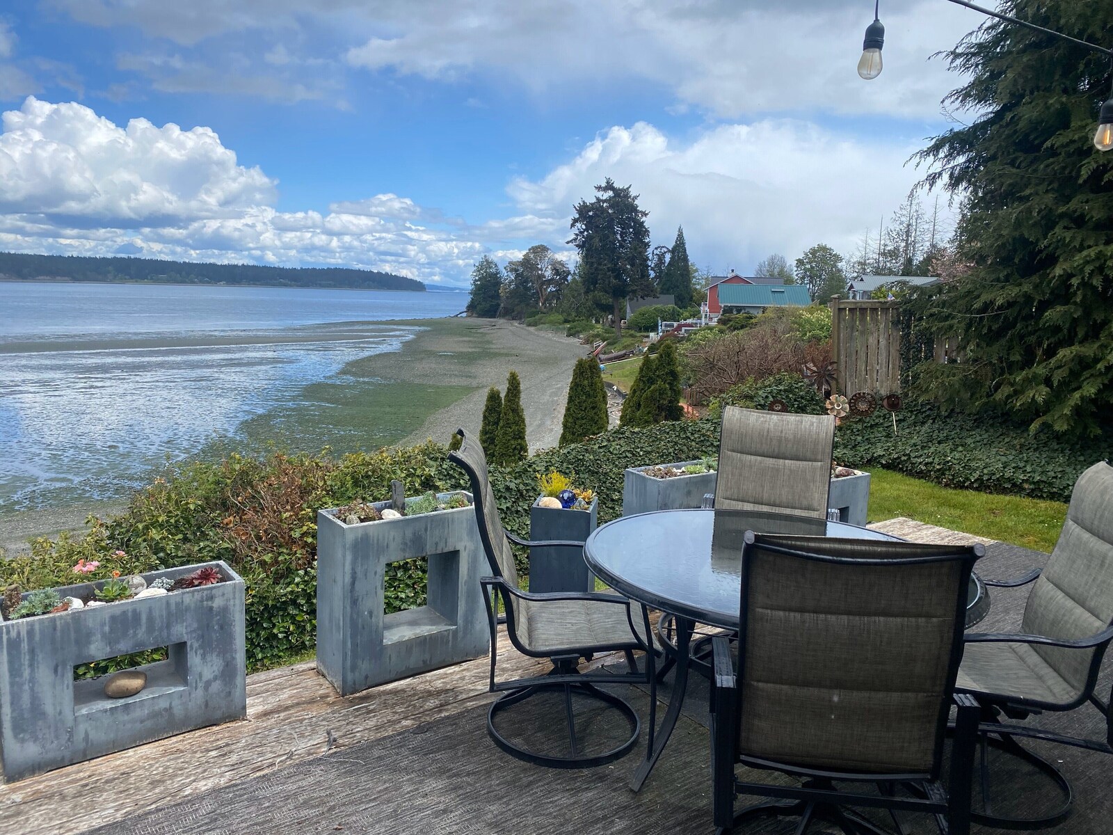 Outdoor seating overlooking the beach